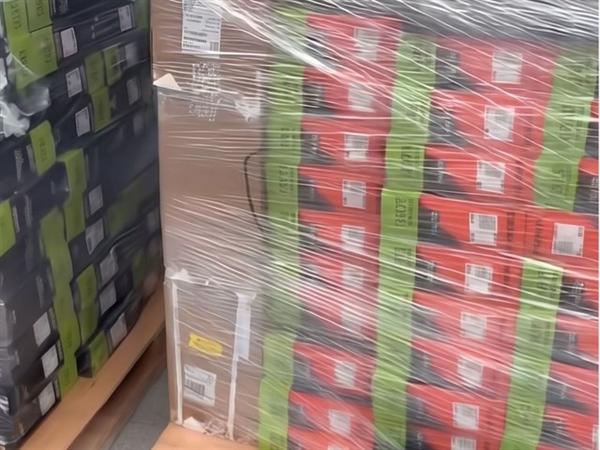 突发！英伟达中国特供卡RTX 5090 D v2被禁